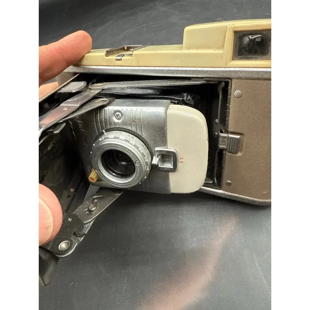 VTG Polaroid Land Camera Model 80”Highlander